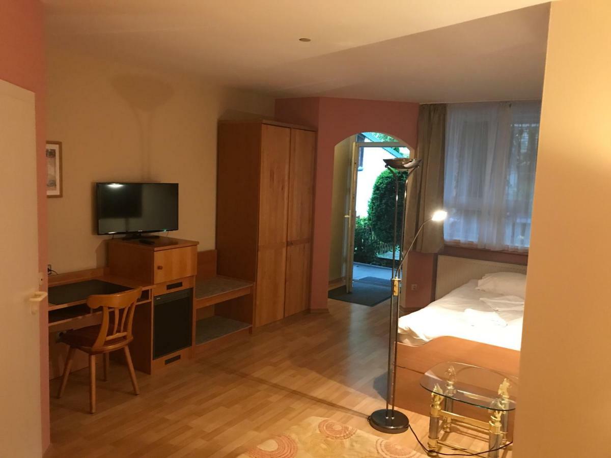 Hotel Korfu Geiselhoring 외부 사진